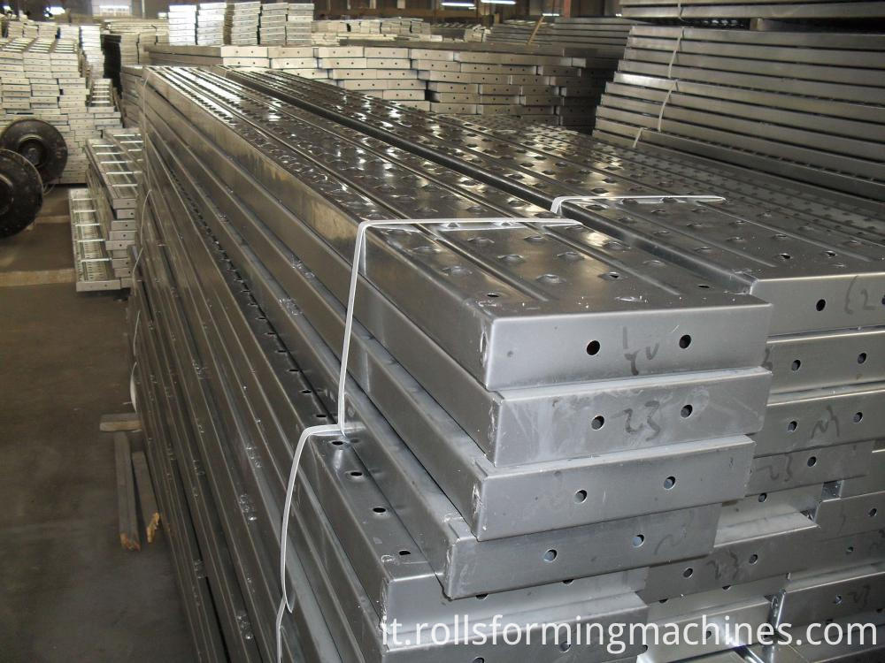 Rotolo d'acciaio del bordo dell'armatura che forma macchina Rollforming Mills For Scaffolding Springboards